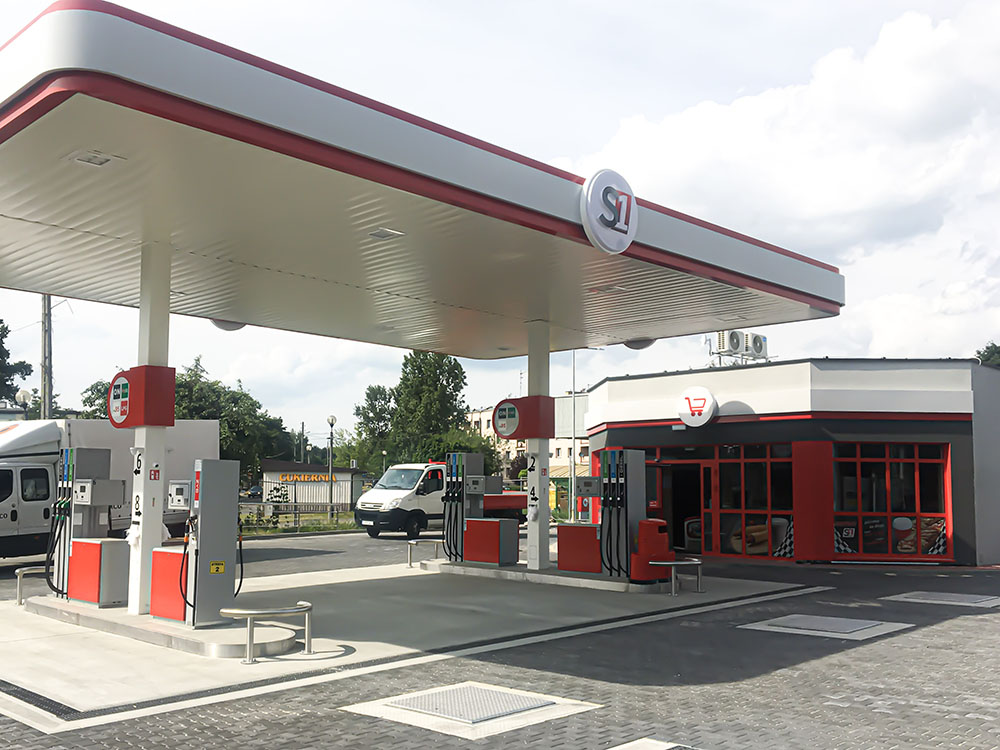 Stacja benzynowa S1
