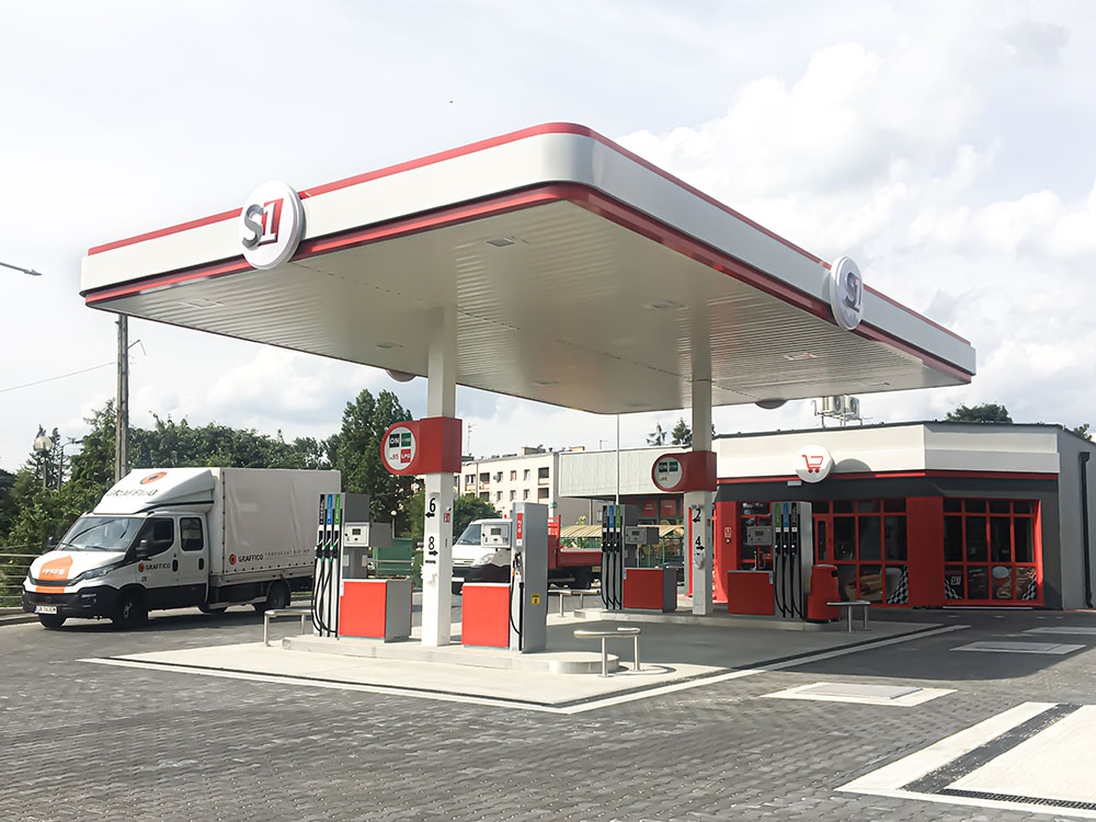 Stacja benzynowa S1